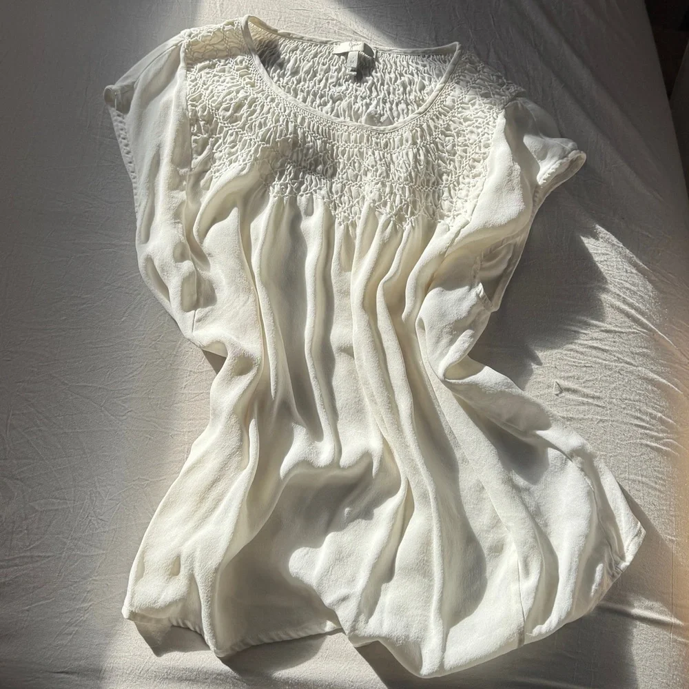 100% Silk Elegant Romantic Cream Blouse - Picture 8 of 9
